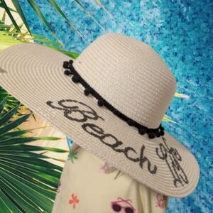 Beige Beach Sun Hat with Black Accents